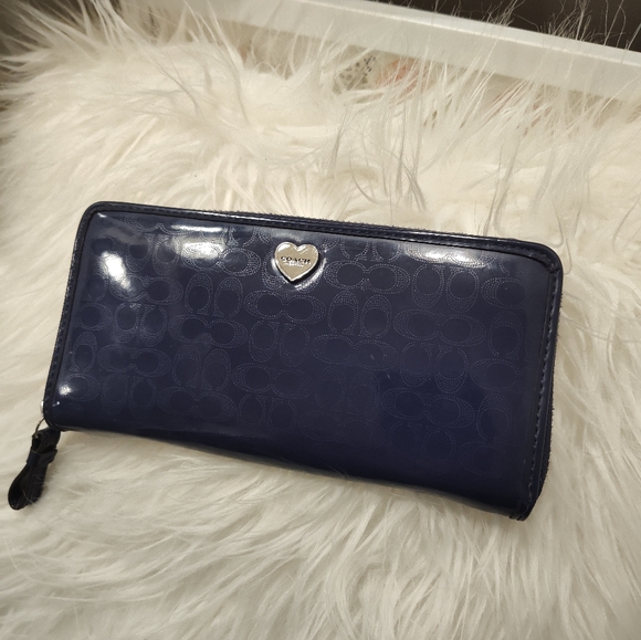 💜EUC COACH F49508Embossed Liquid Gloss Signature Zip Around Card Wallet, Purple - Picture 2 of 16